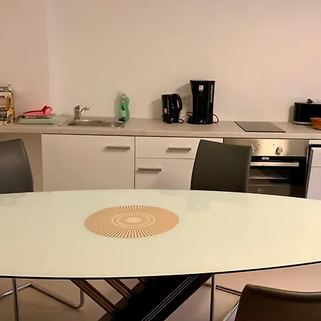 Mit 3 Schlafzimmern Und Parkplatz Im Zentrum Wolfhagens Apartamento