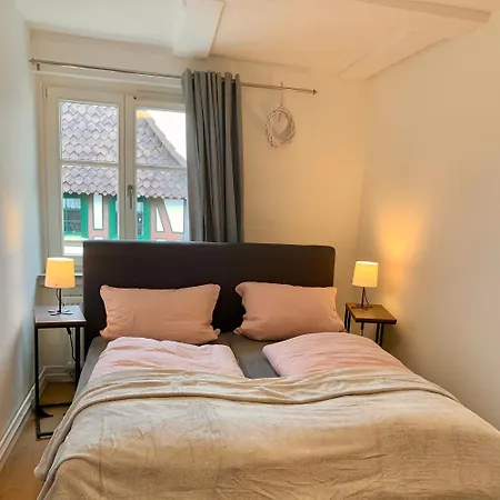 Mit 3 Schlafzimmern Und Parkplatz Im Zentrum Wolfhagens Apartamento Wolfhagen